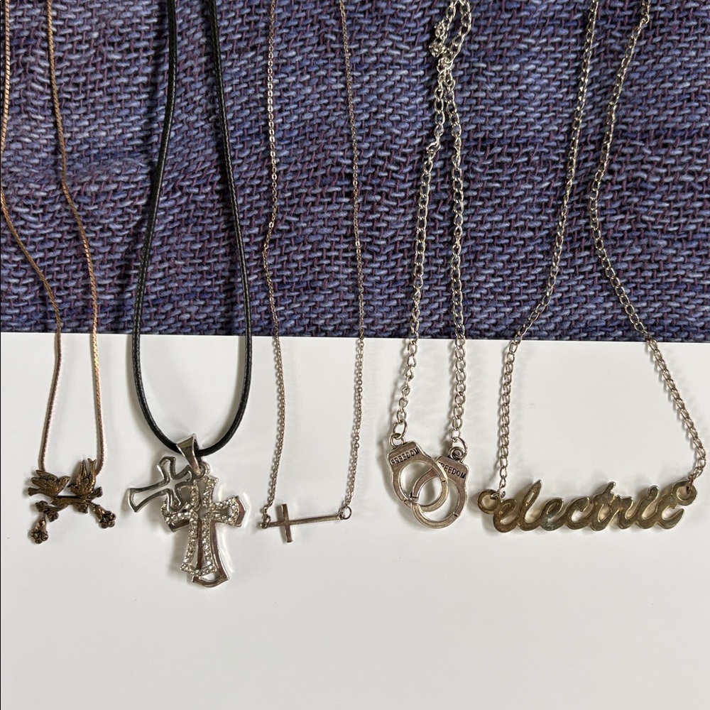 Gold and Black Necklace Set